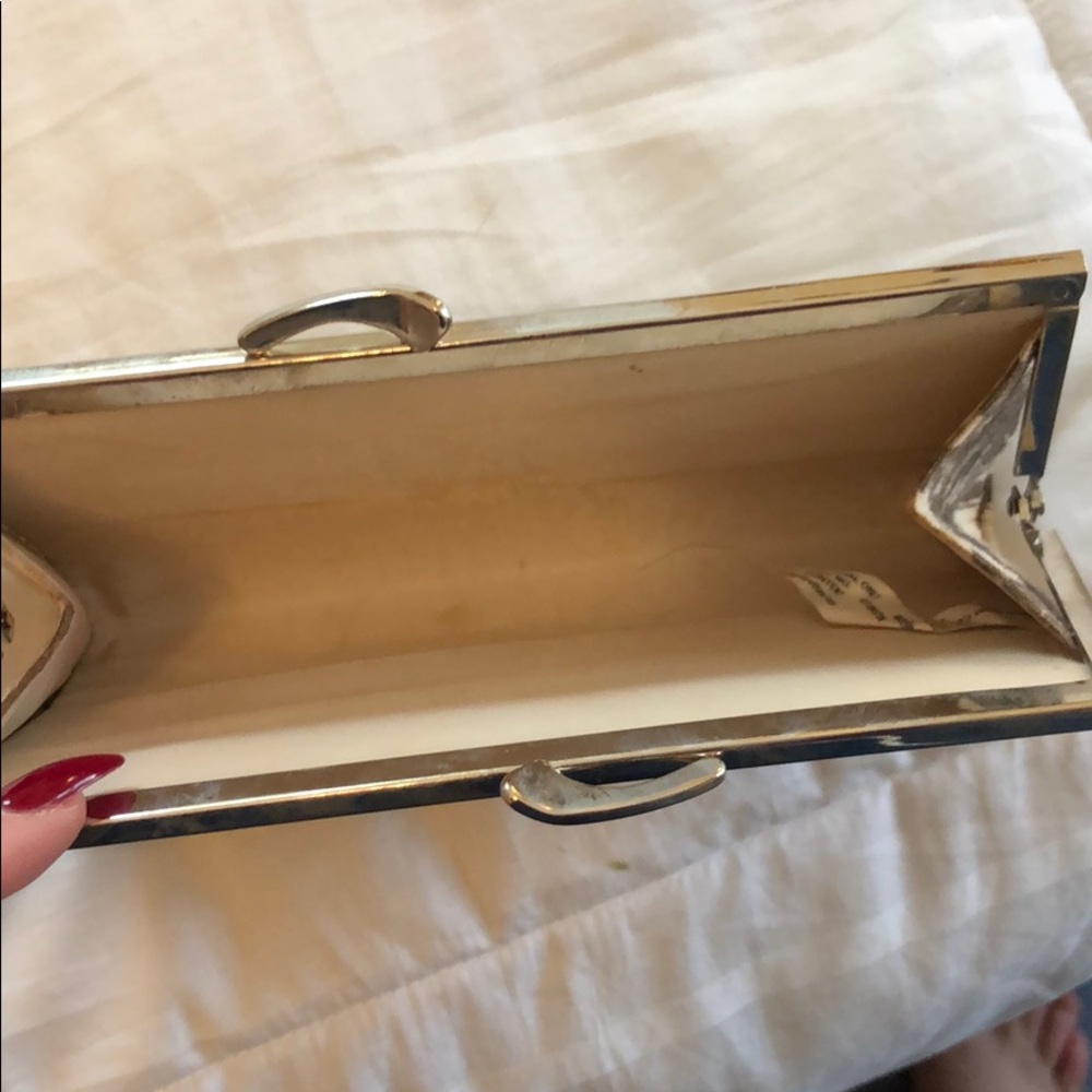 Clutch - Picture 2 of 2